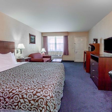 Days Inn Gun Barrel City Esterno foto