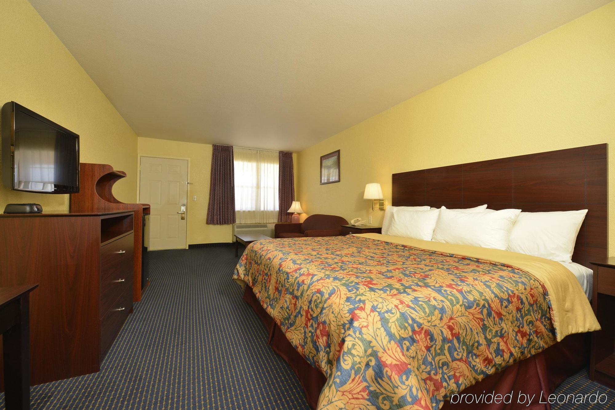 Days Inn Gun Barrel City Esterno foto