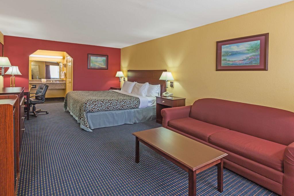 Days Inn Gun Barrel City Esterno foto